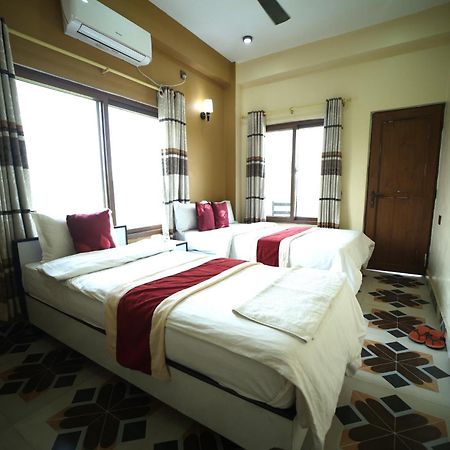 Hotel Flycatcher Chitwan- A Jungle Safari Home Sauraha Dış mekan fotoğraf