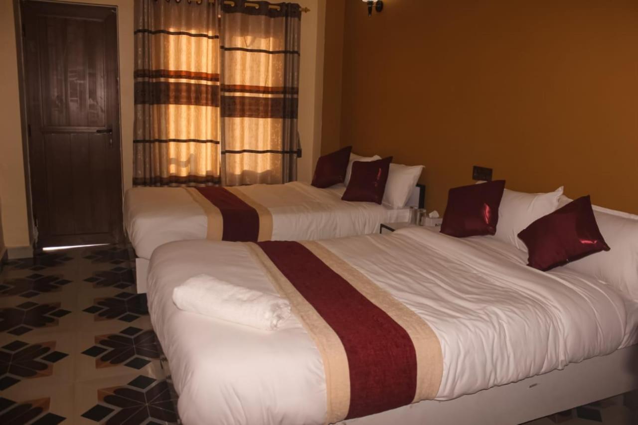 Hotel Flycatcher Chitwan- A Jungle Safari Home Sauraha Dış mekan fotoğraf