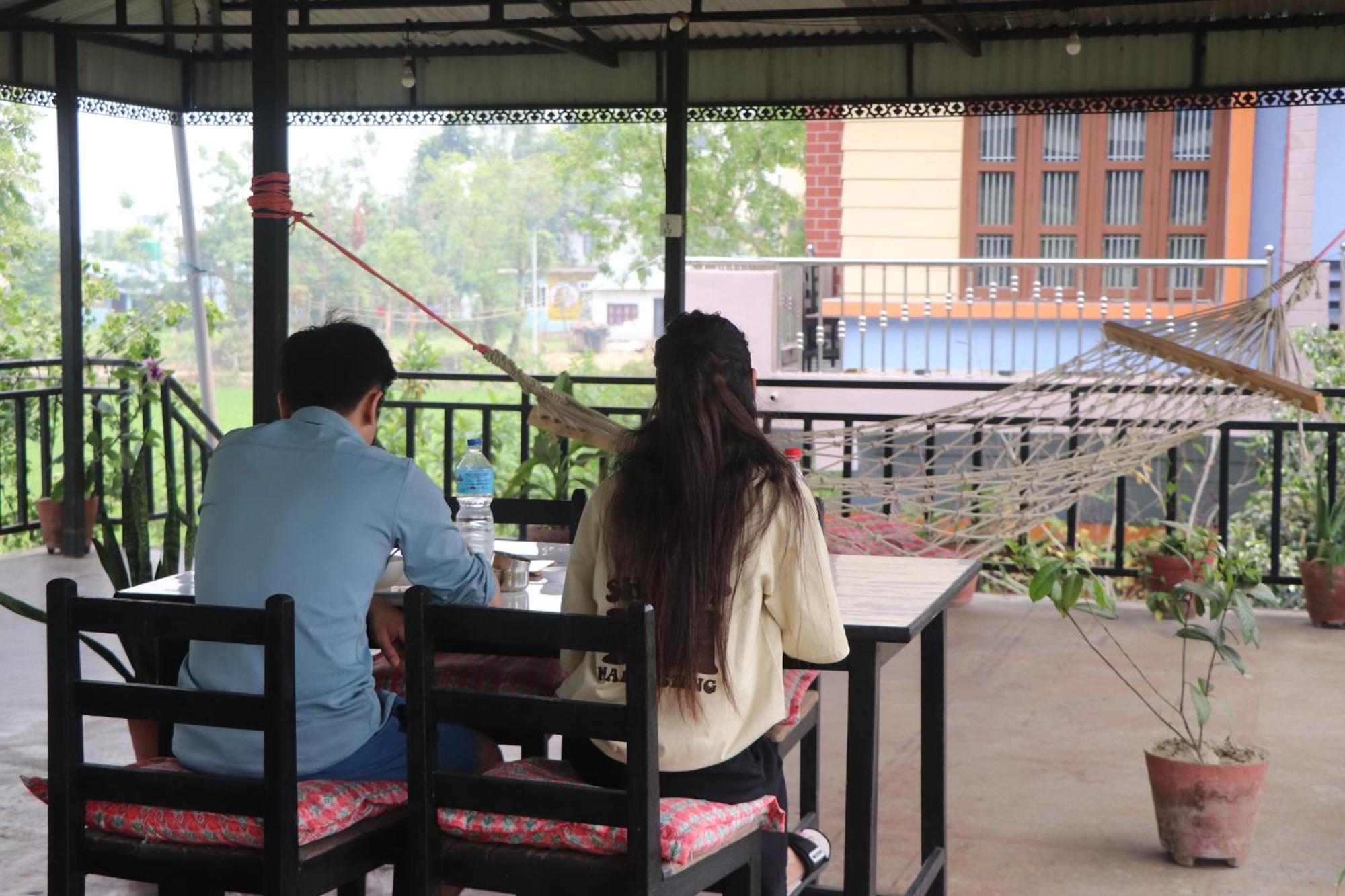 Hotel Flycatcher Chitwan- A Jungle Safari Home Sauraha Dış mekan fotoğraf
